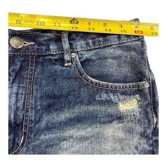 Free People Shorts Jean Distressed Crochet Lace Hem Women’s 29 Denim 100% Cotton - Picture 3 of 8